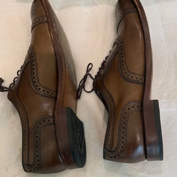 Allen Edmonds Classic Brown Leather Derbys - Picture 3 of 6